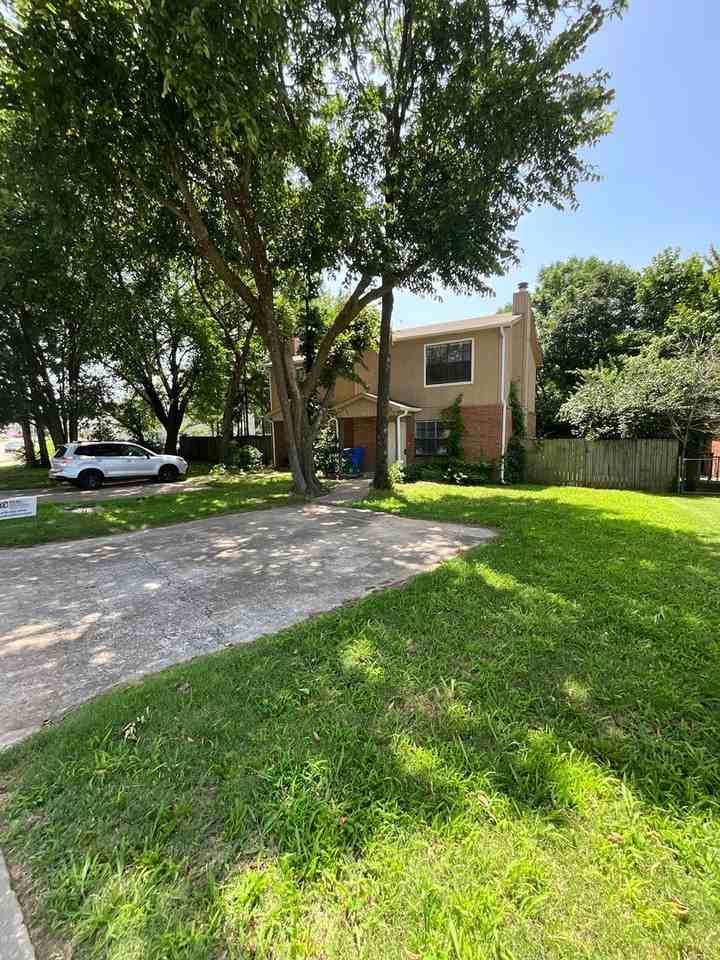1511 N Bernice Dr