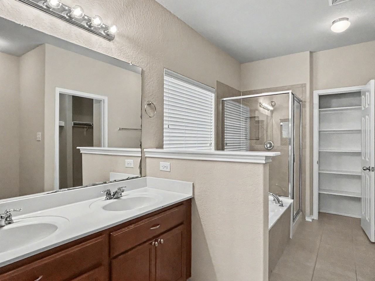 10406 Boland Bnd - Photo 7 of 27