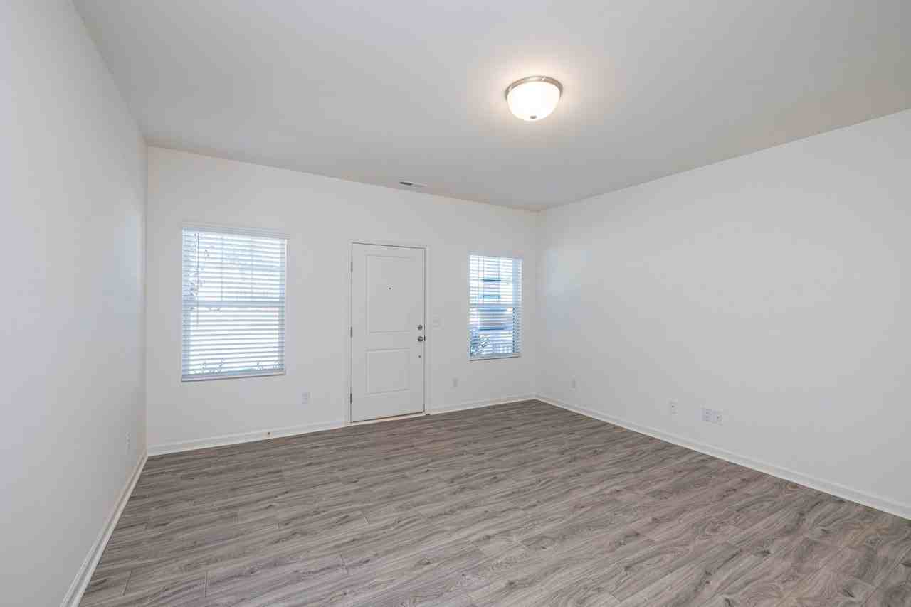 1009 Pine St #B - Photo 4 of 22