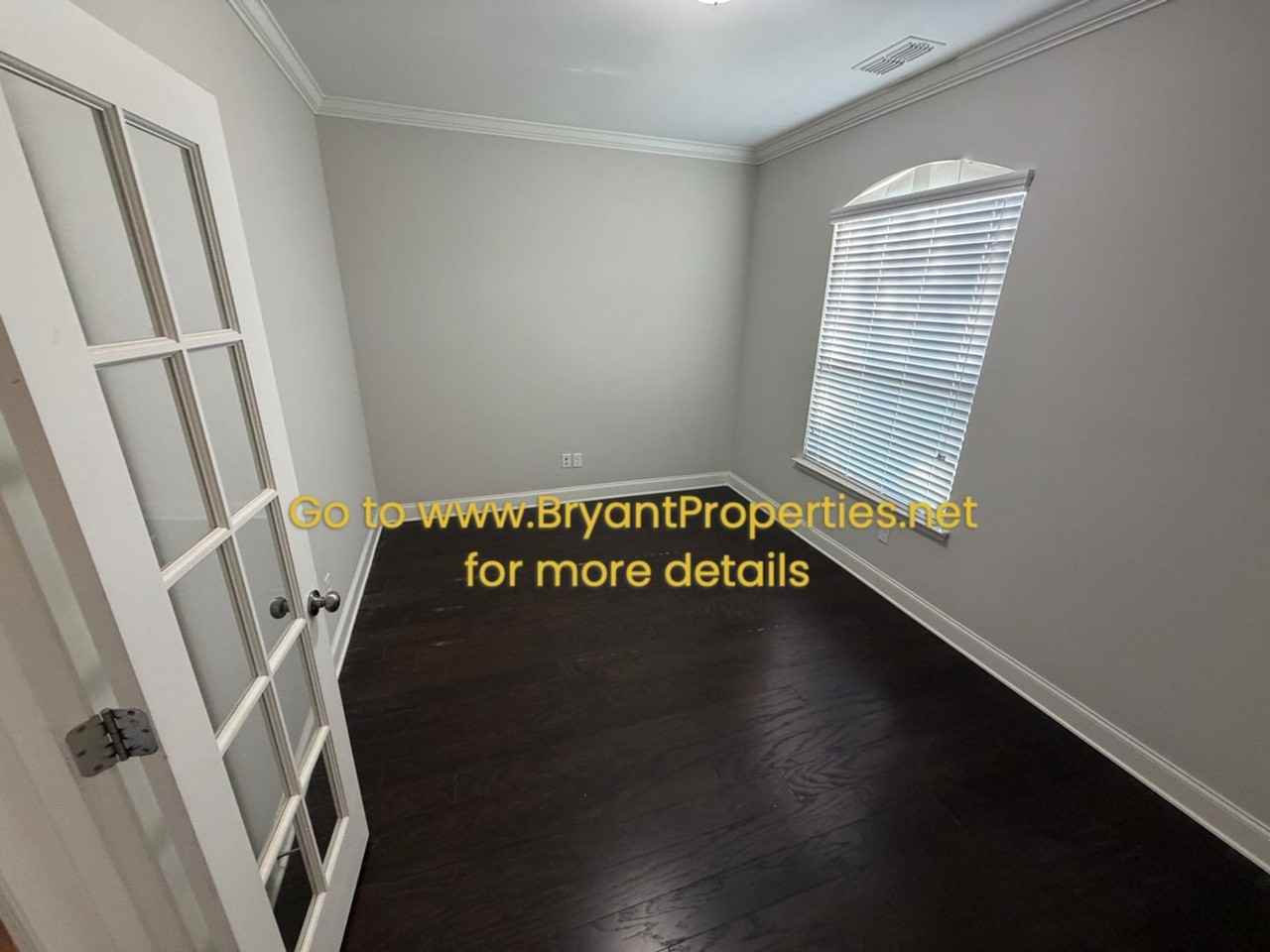 285 Blackthorn Ln - Photo 4 of 29