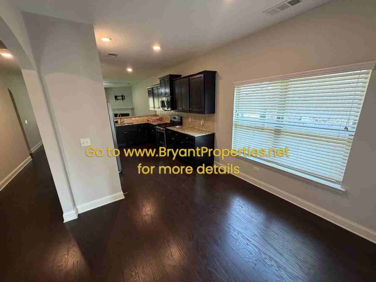 285 Blackthorn Ln - Photo 7 of 29
