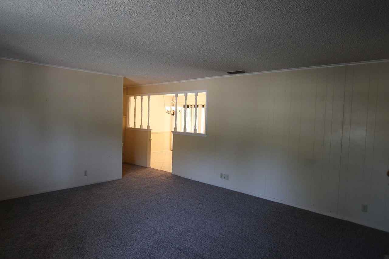 1536 Crockett Dr - Photo 4 of 24