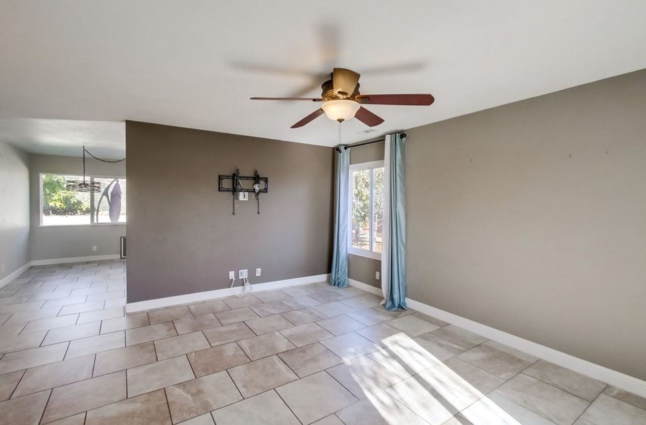 14524 Dehia St - Photo 5 of 34