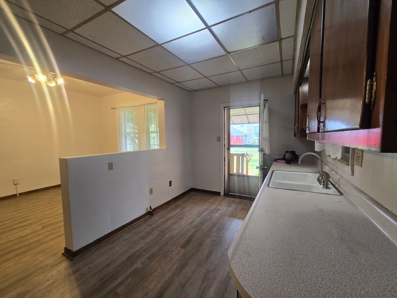 37 Walnut St - Photo 5 of 14