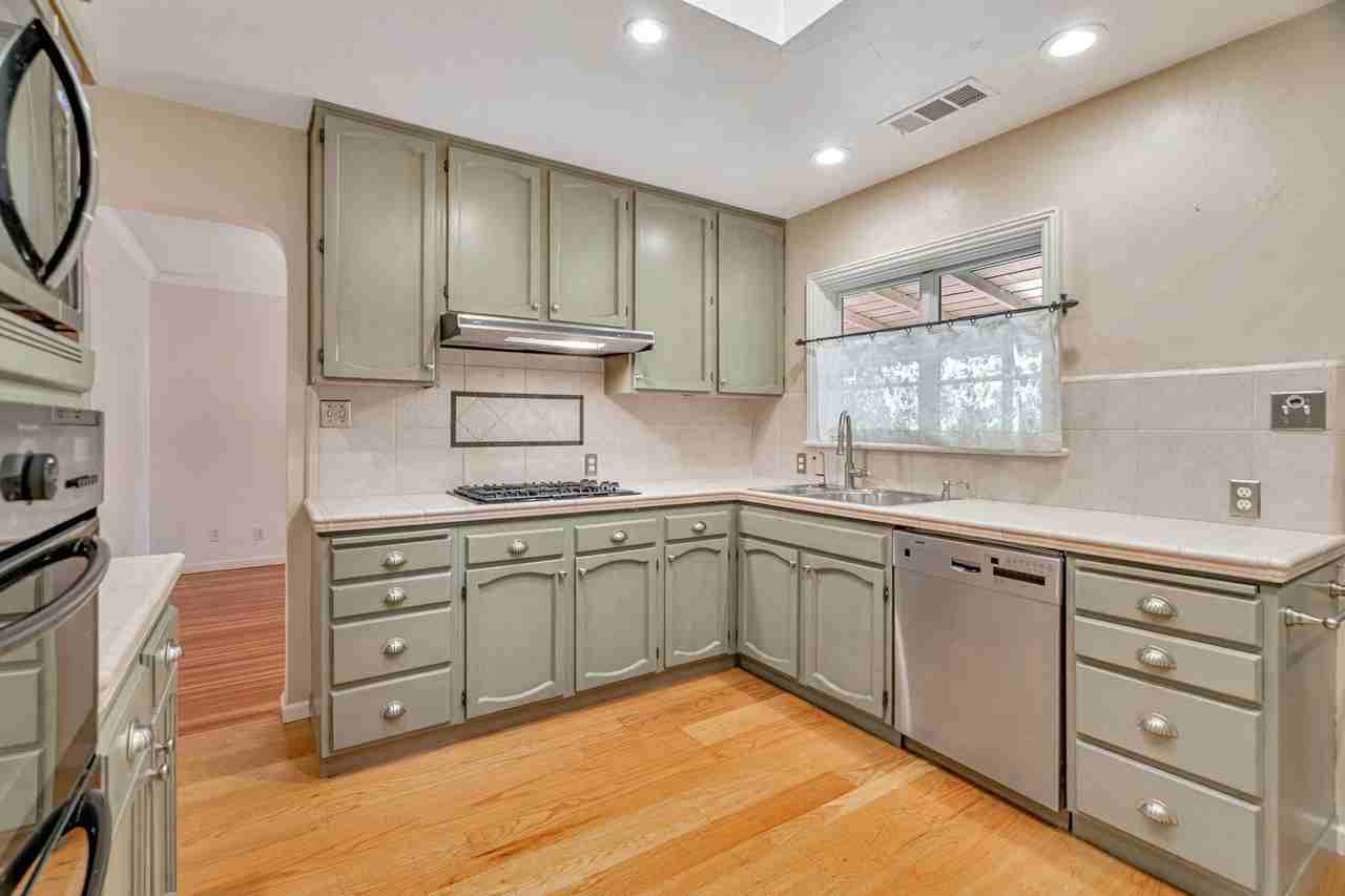 14141 Victor Pl - Photo 7 of 17
