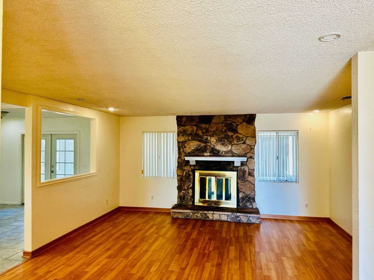 7578 Paisley Ave - Photo 4 of 50