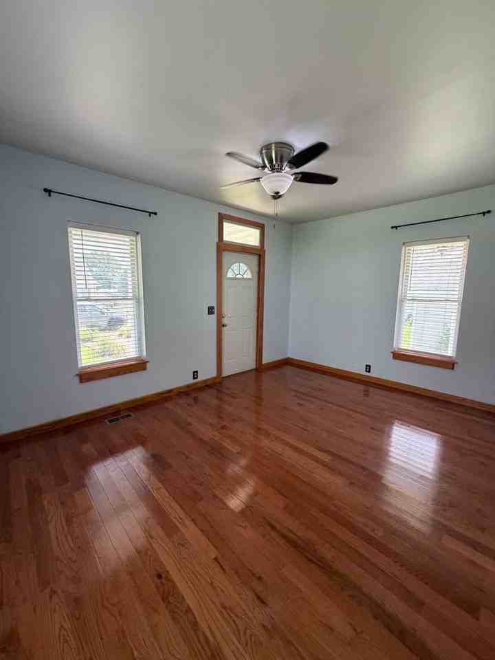 1323 N 3rd St - Photo 3 of 21