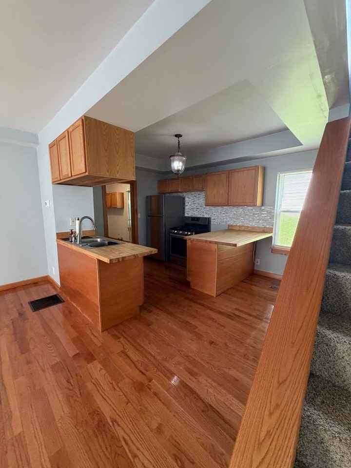 1323 N 3rd St - Photo 4 of 21