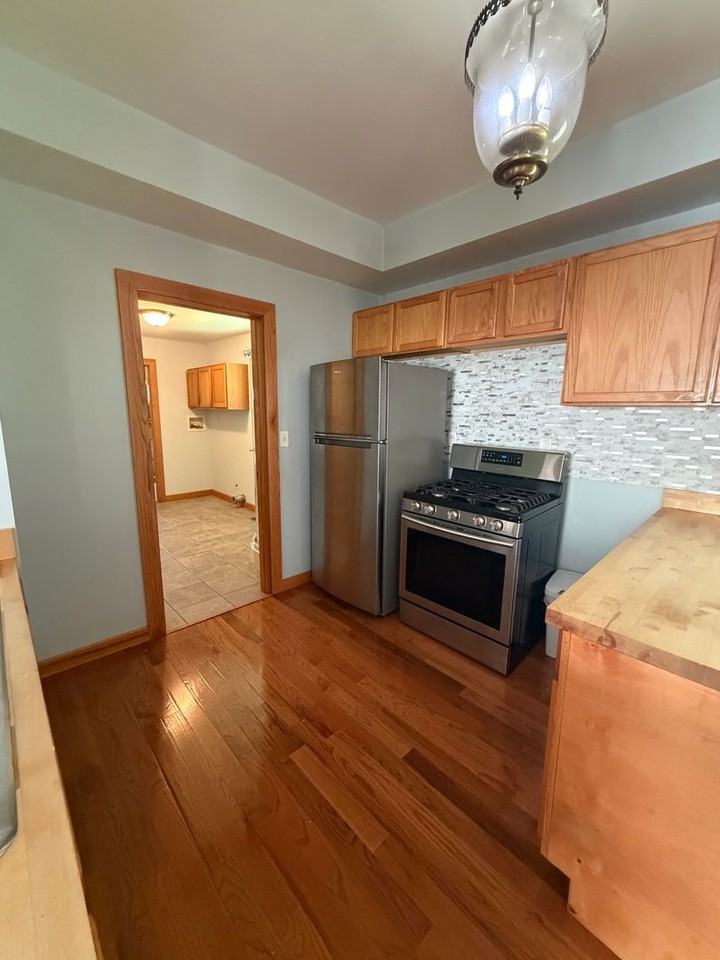 1323 N 3rd St - Photo 6 of 21