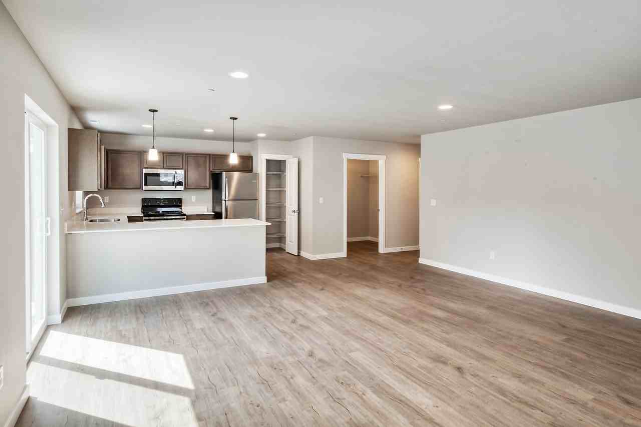 8427 63rd St Ne - Photo 3 of 20