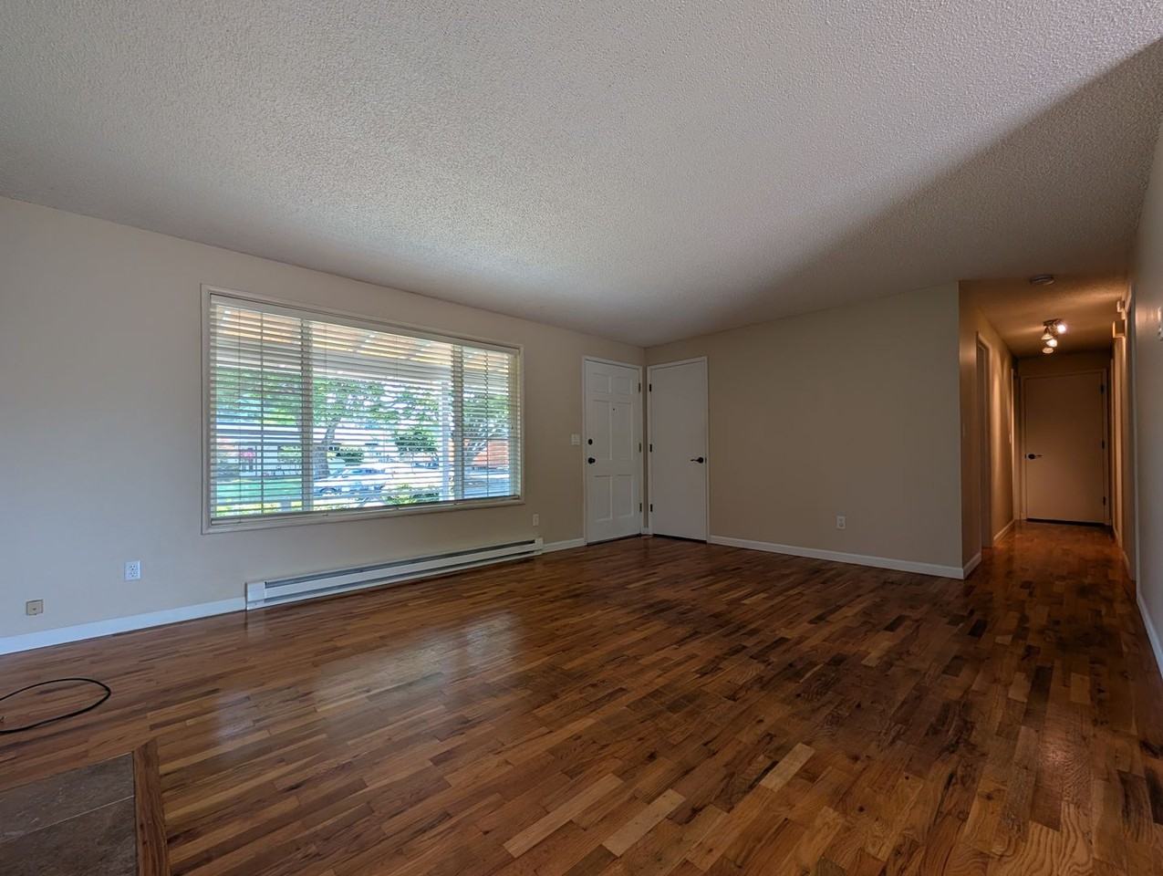 4118 Scottdale St - Photo 4 of 25