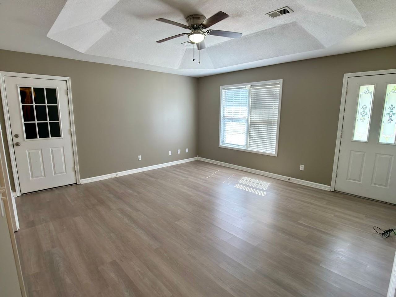 107 Logan St - Photo 3 of 12