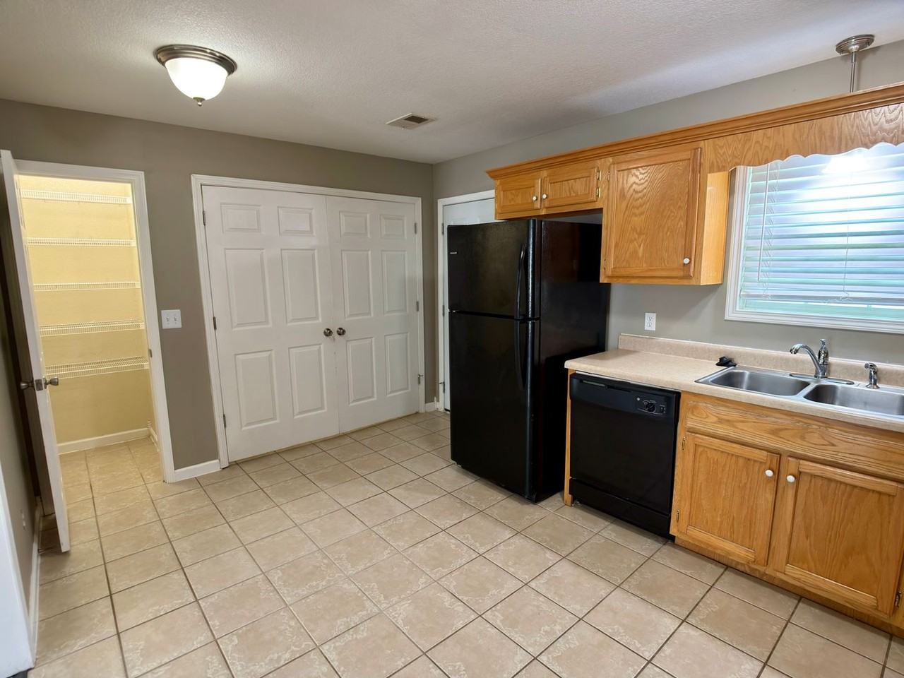 107 Logan St - Photo 5 of 12