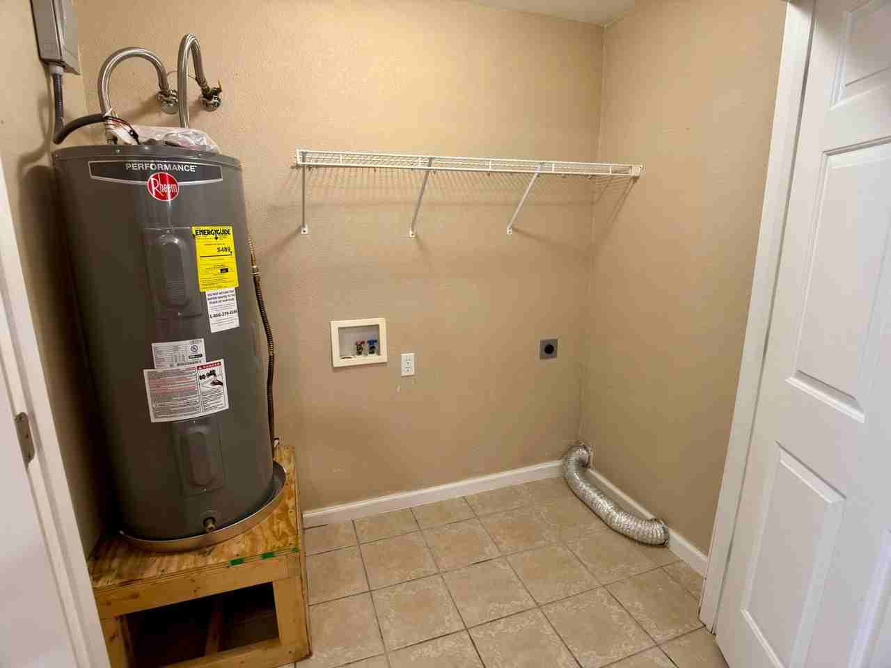 107 Logan St - Photo 6 of 12