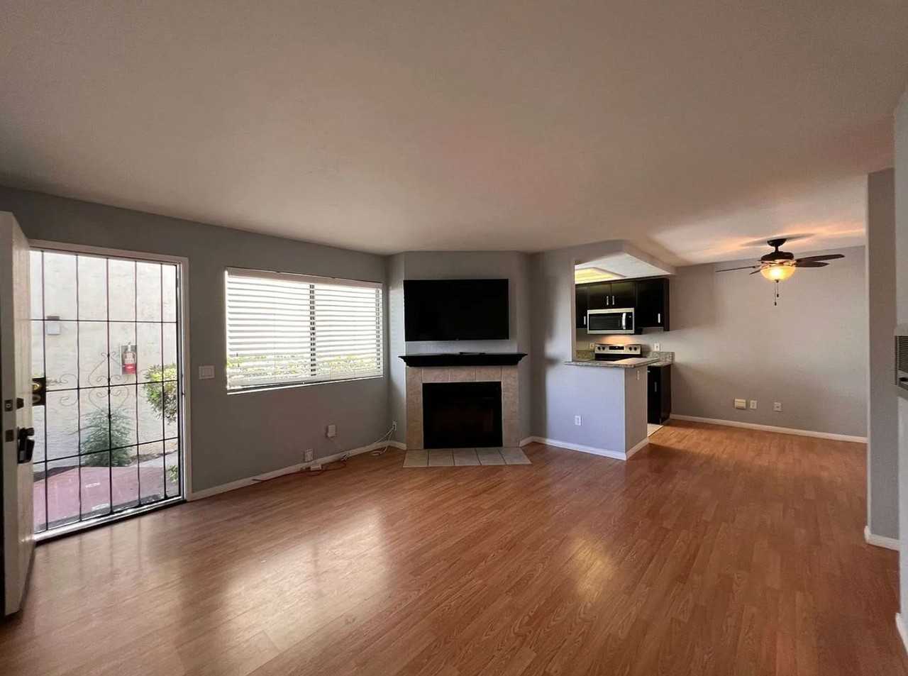 1654 Oliver Ave #5 - Photo 3 of 30