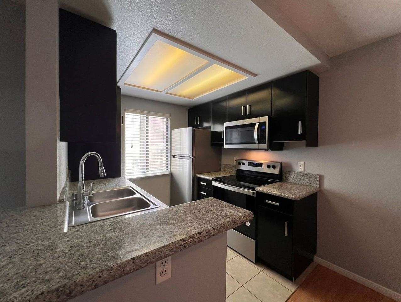 1654 Oliver Ave #5 - Photo 7 of 30