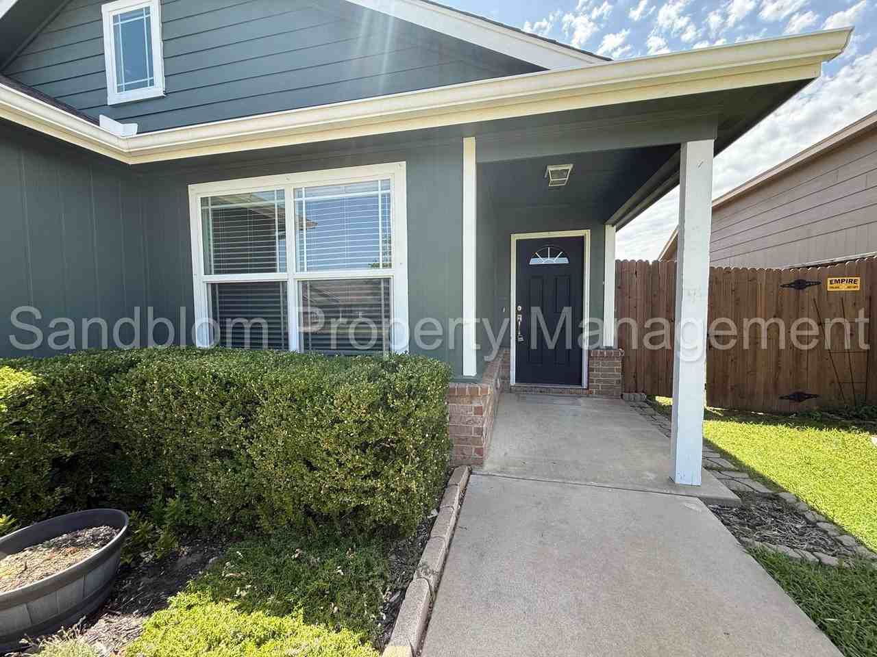 3912 W 104th Ct S - Photo 3 of 26