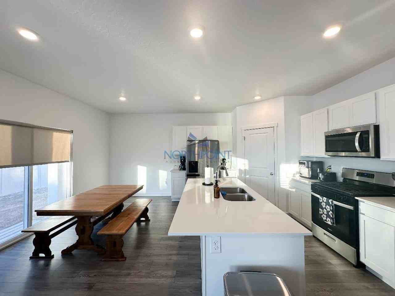 3377 W 800 N - Photo 7 of 18