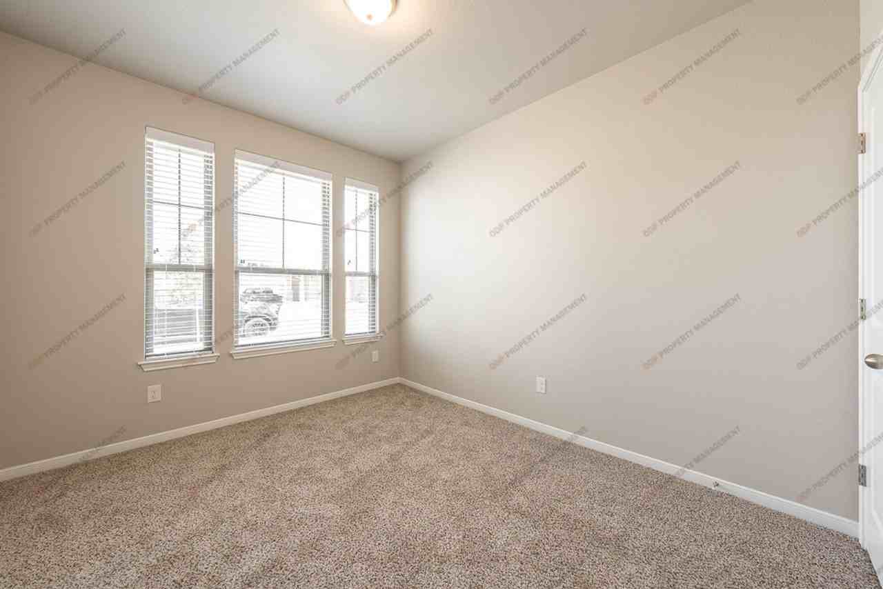 624 Ripplewood Dr - Photo 5 of 26