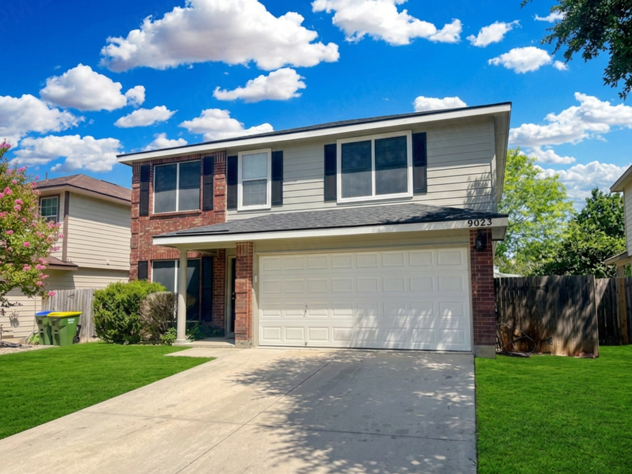9023 Pinseeker - Photo 2 of 20