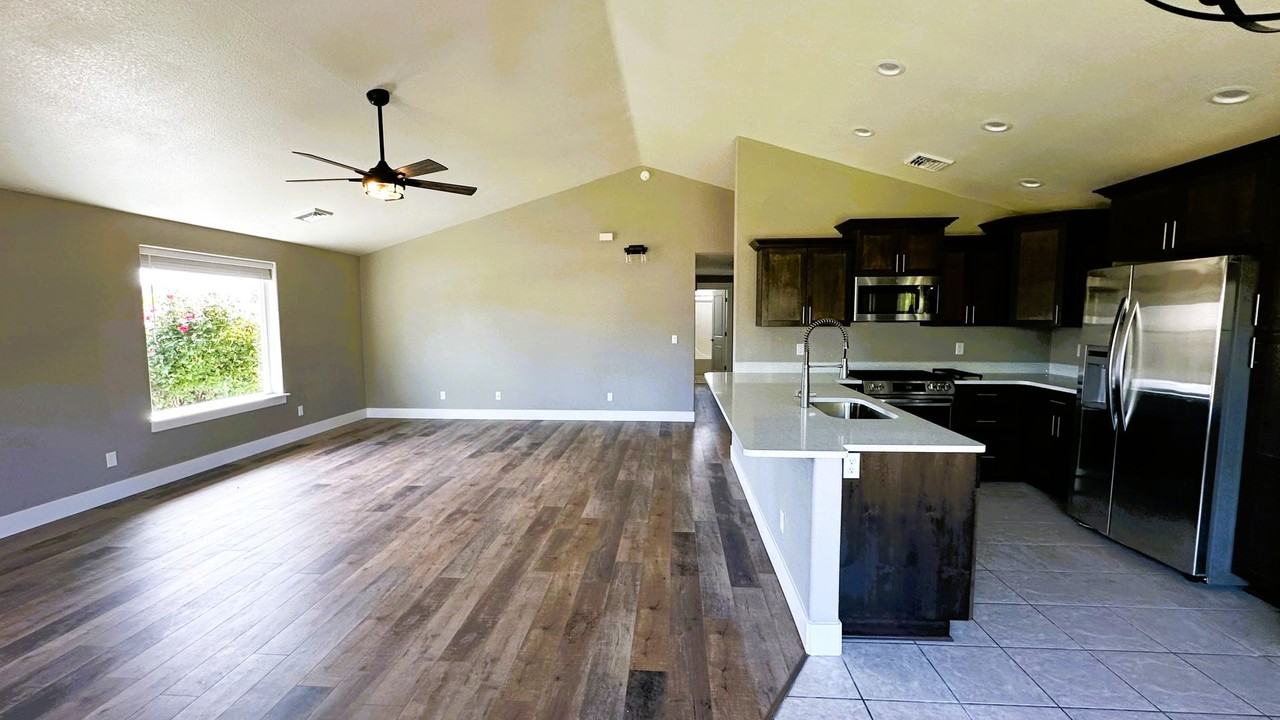 147 Summerwood Ct - Photo 3 of 17