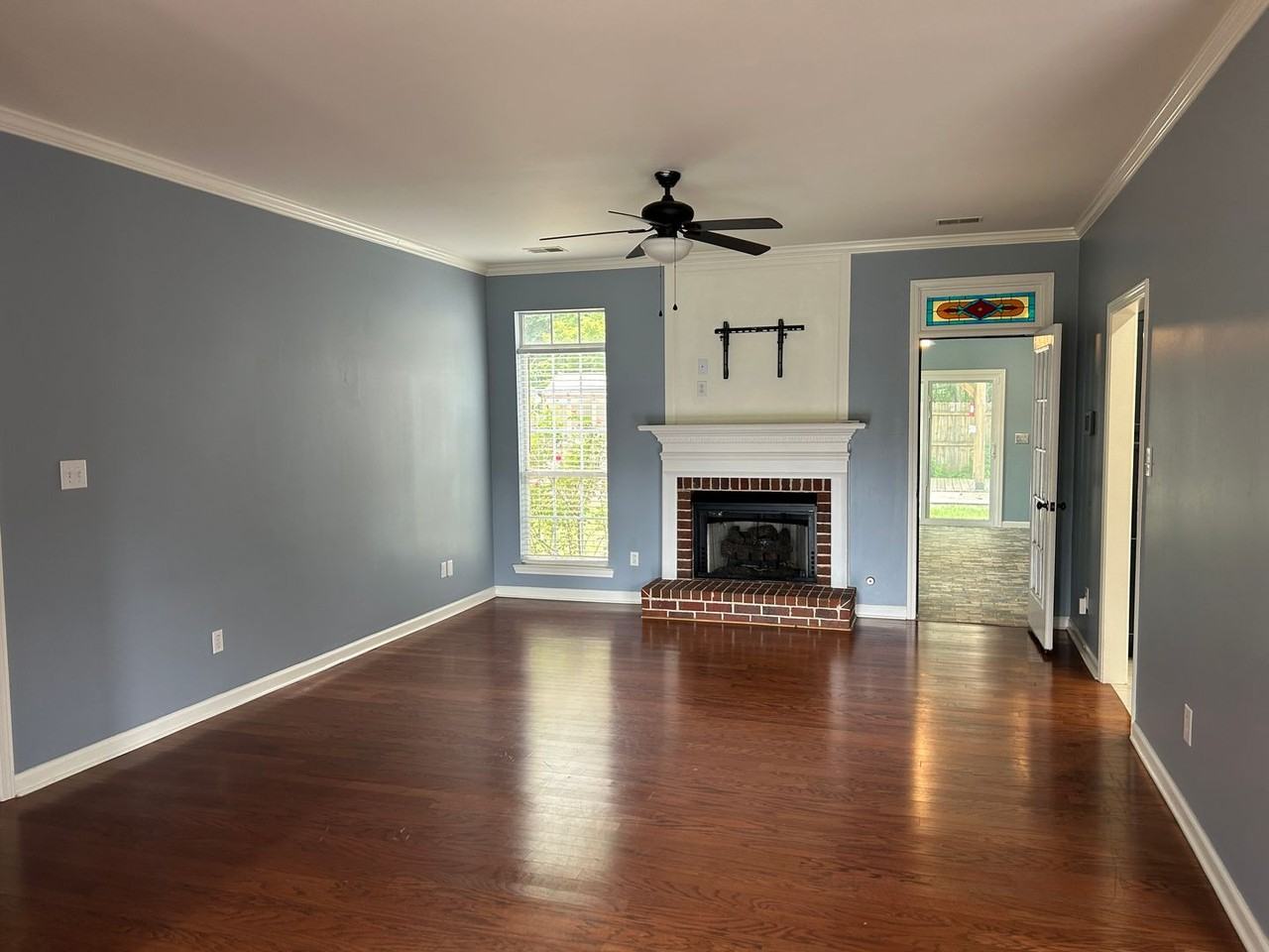 236 Chadwick Ln - Photo 5 of 13