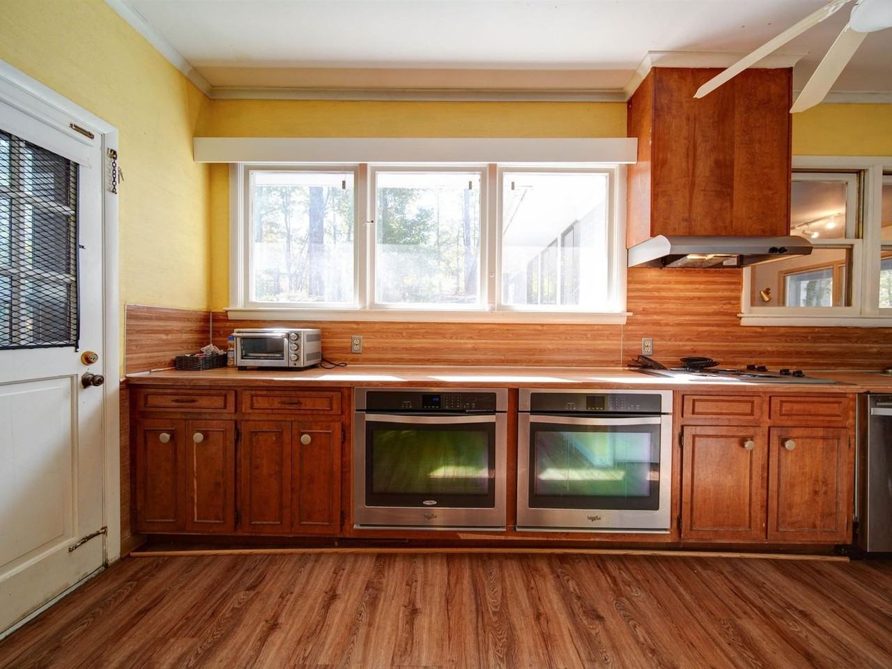 910 Basilwild Dr - Photo 2 of 21