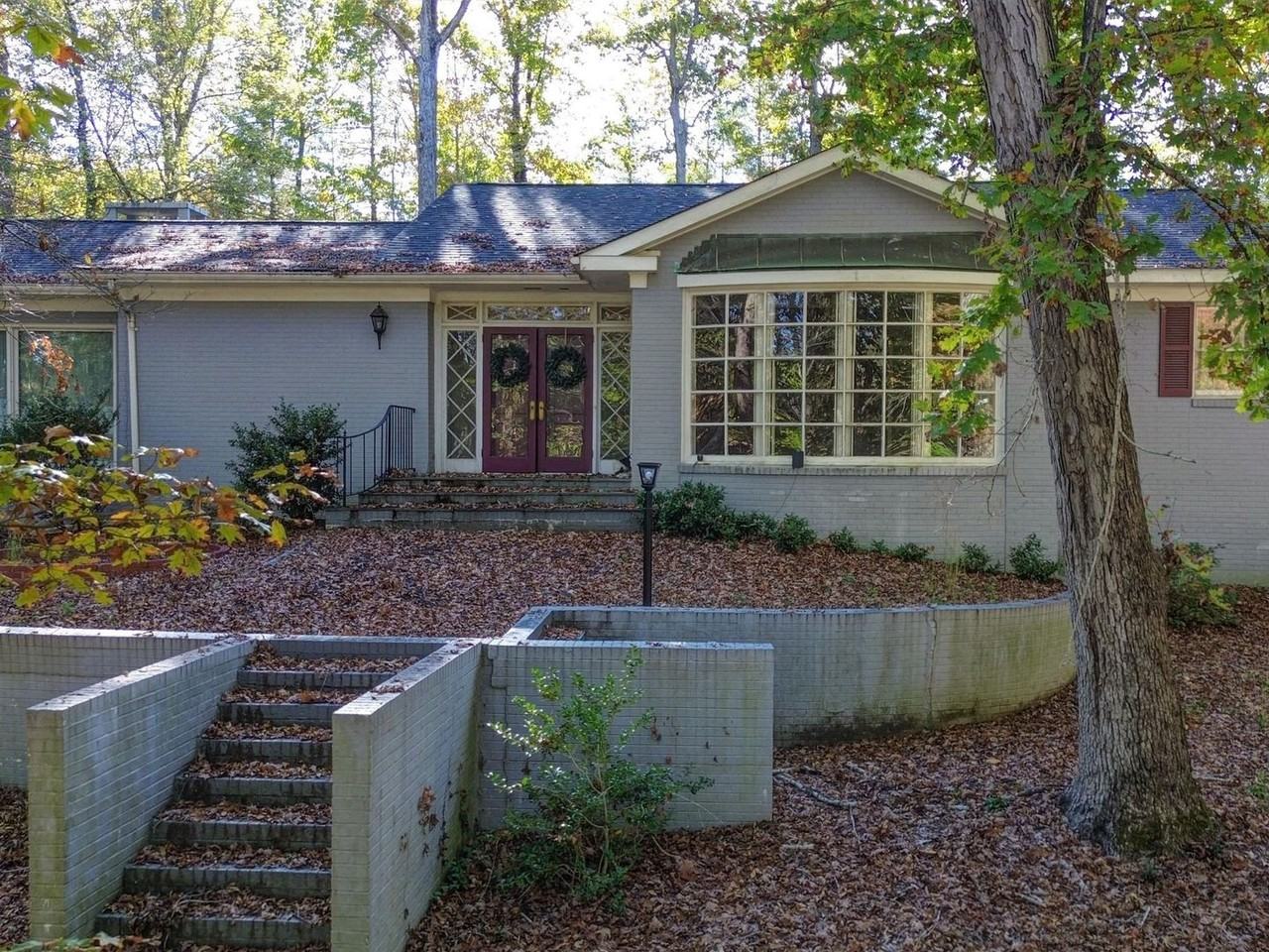 910 Basilwild Dr - Photo 4 of 21