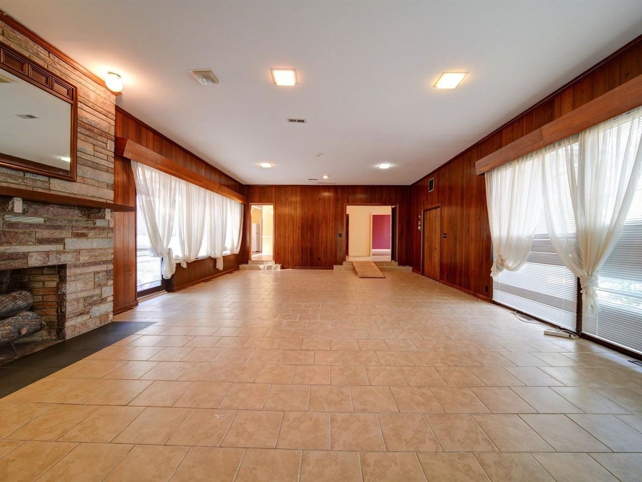 910 Basilwild Dr - Photo 5 of 21