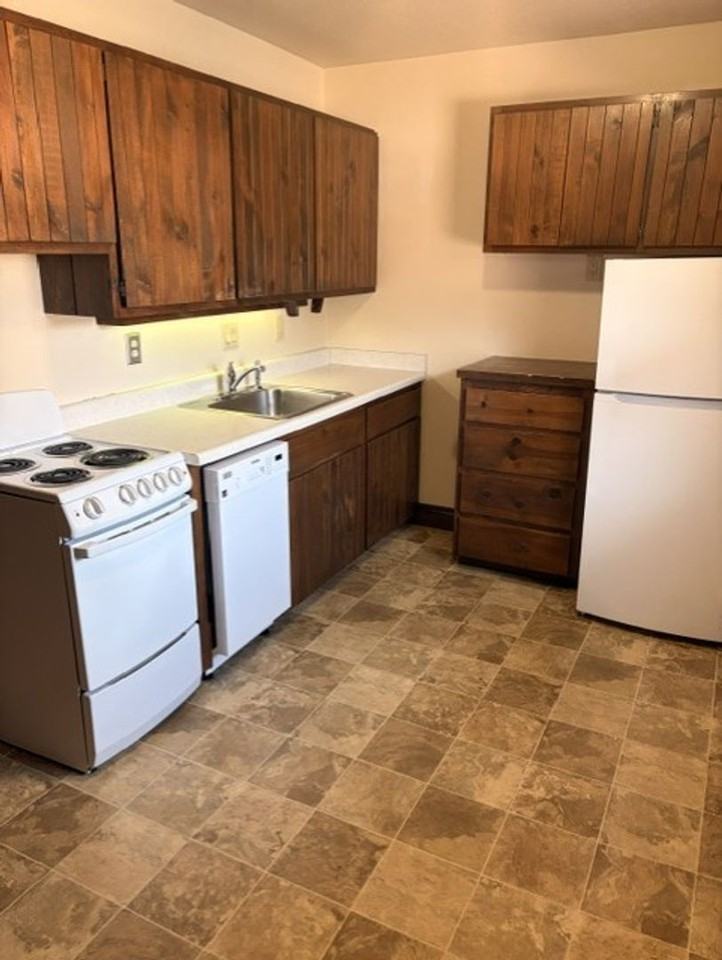 3313 Leland Ln - Photo 2 of 25