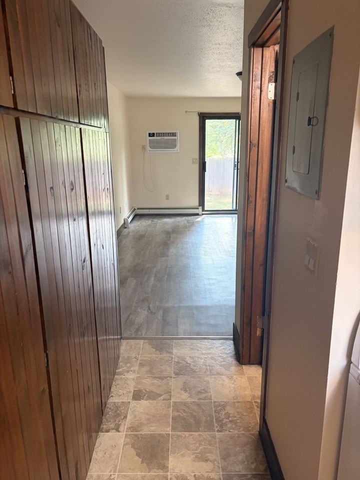 3313 Leland Ln - Photo 6 of 25
