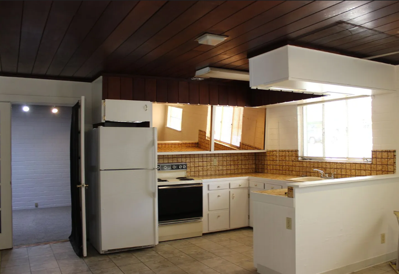 1436 Hillside Dr - Photo 3 of 8