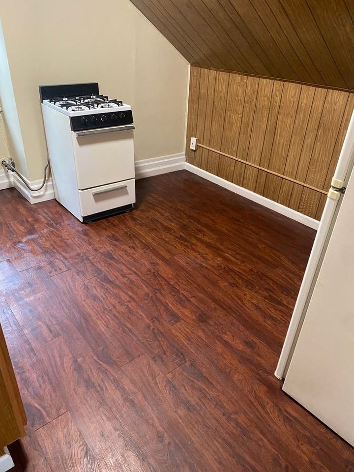 2306 Sherbrook St #3 - Photo 4 of 12