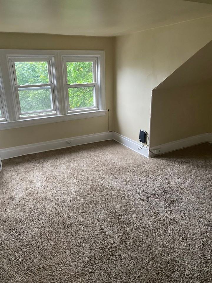 2306 Sherbrook St #3 - Photo 6 of 12