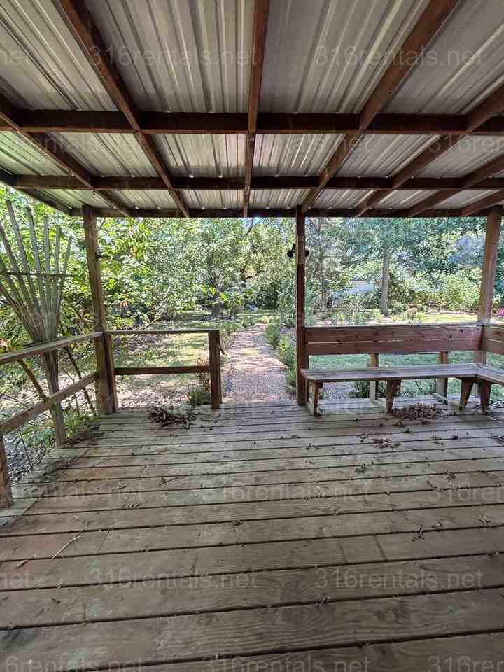 1144 Skelly St - Photo 3 of 21