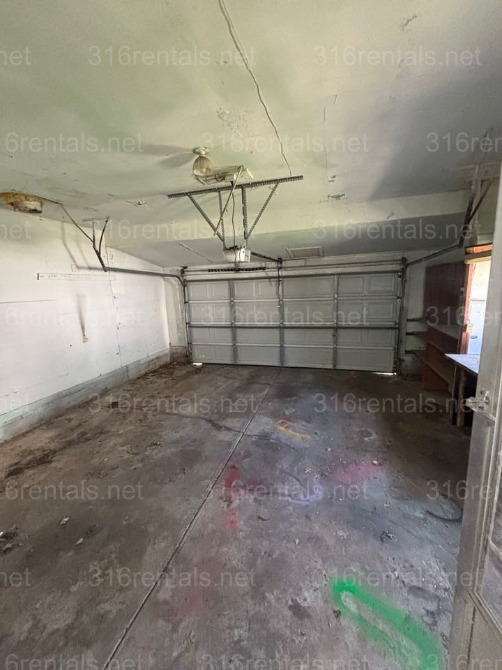 1144 Skelly St - Photo 4 of 21