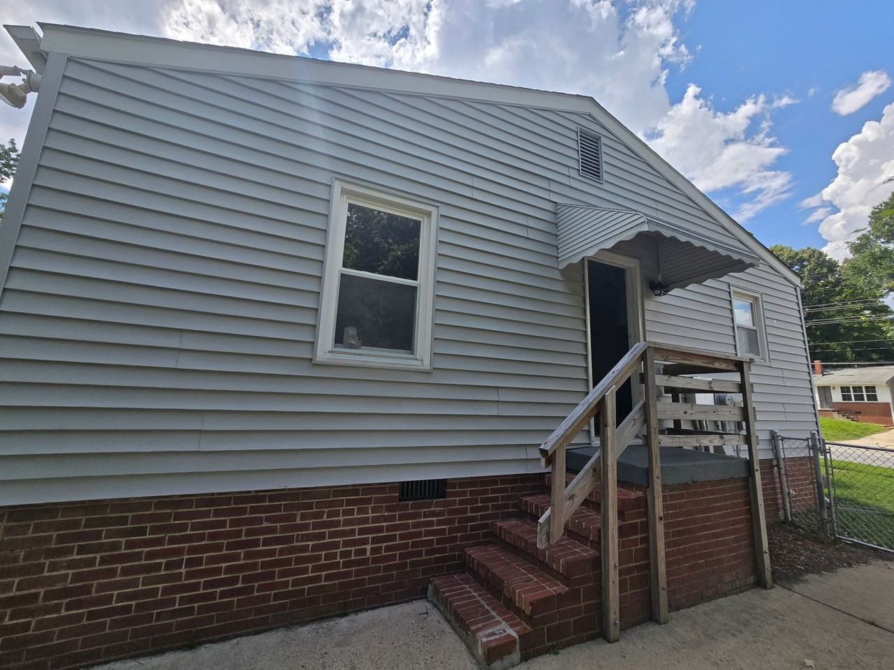 1034 E Lexington Ave - Photo 2 of 16