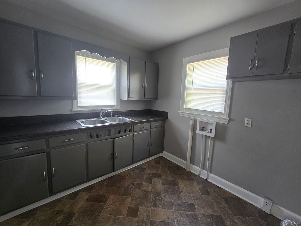 1034 E Lexington Ave - Photo 6 of 16
