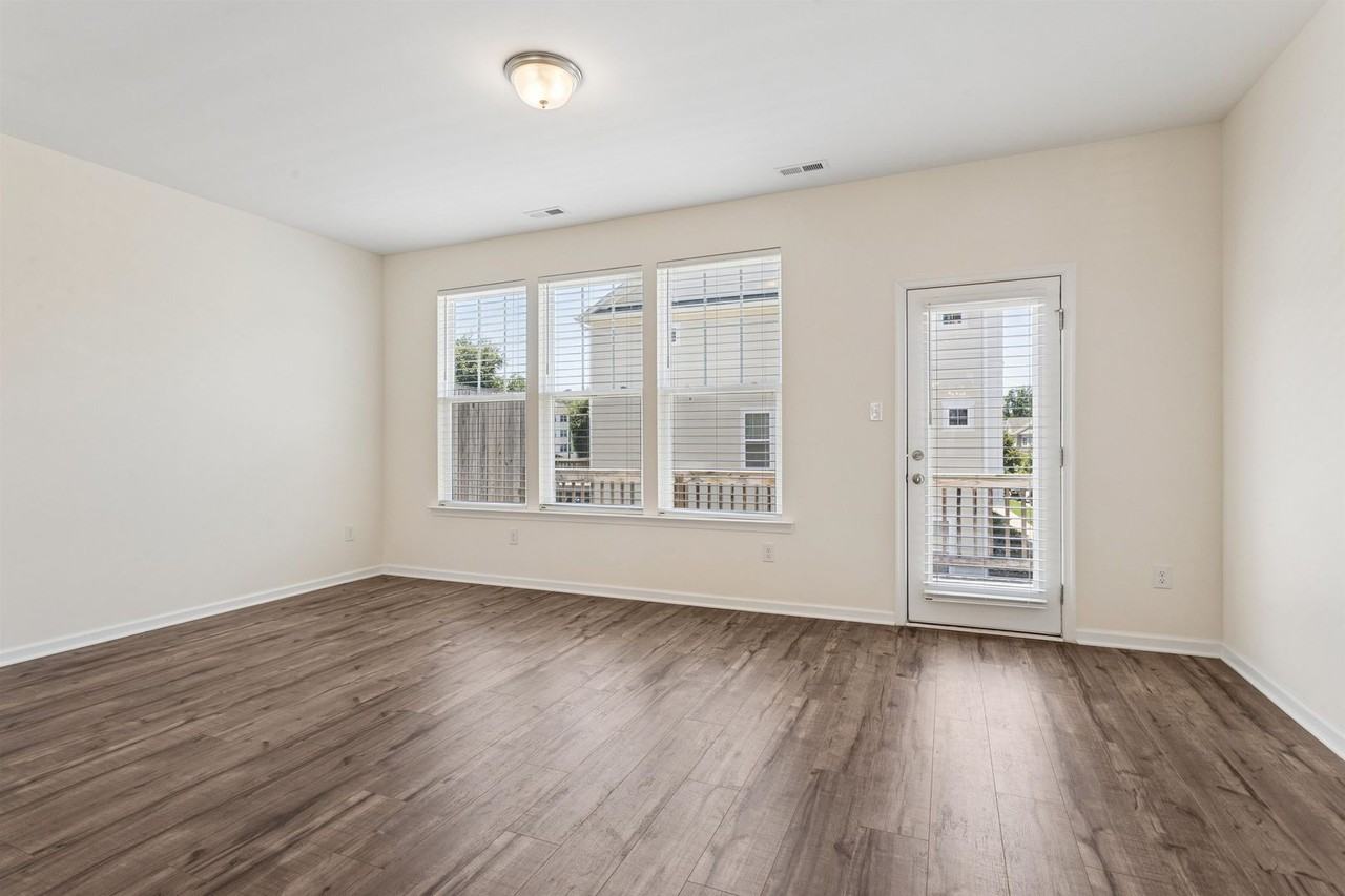 1550 Green Hill St - Photo 7 of 28