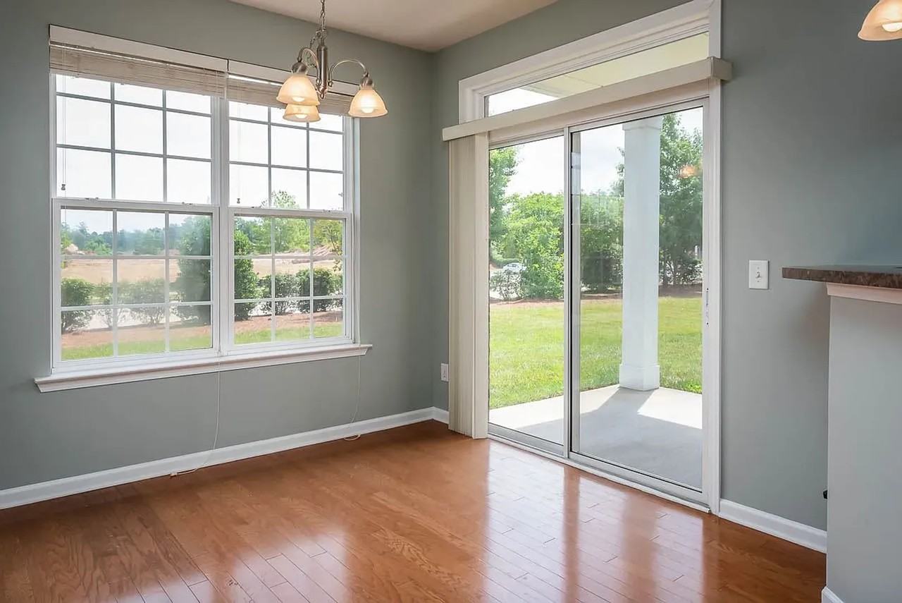 1001 Remington Oaks Cir - Photo 4 of 14