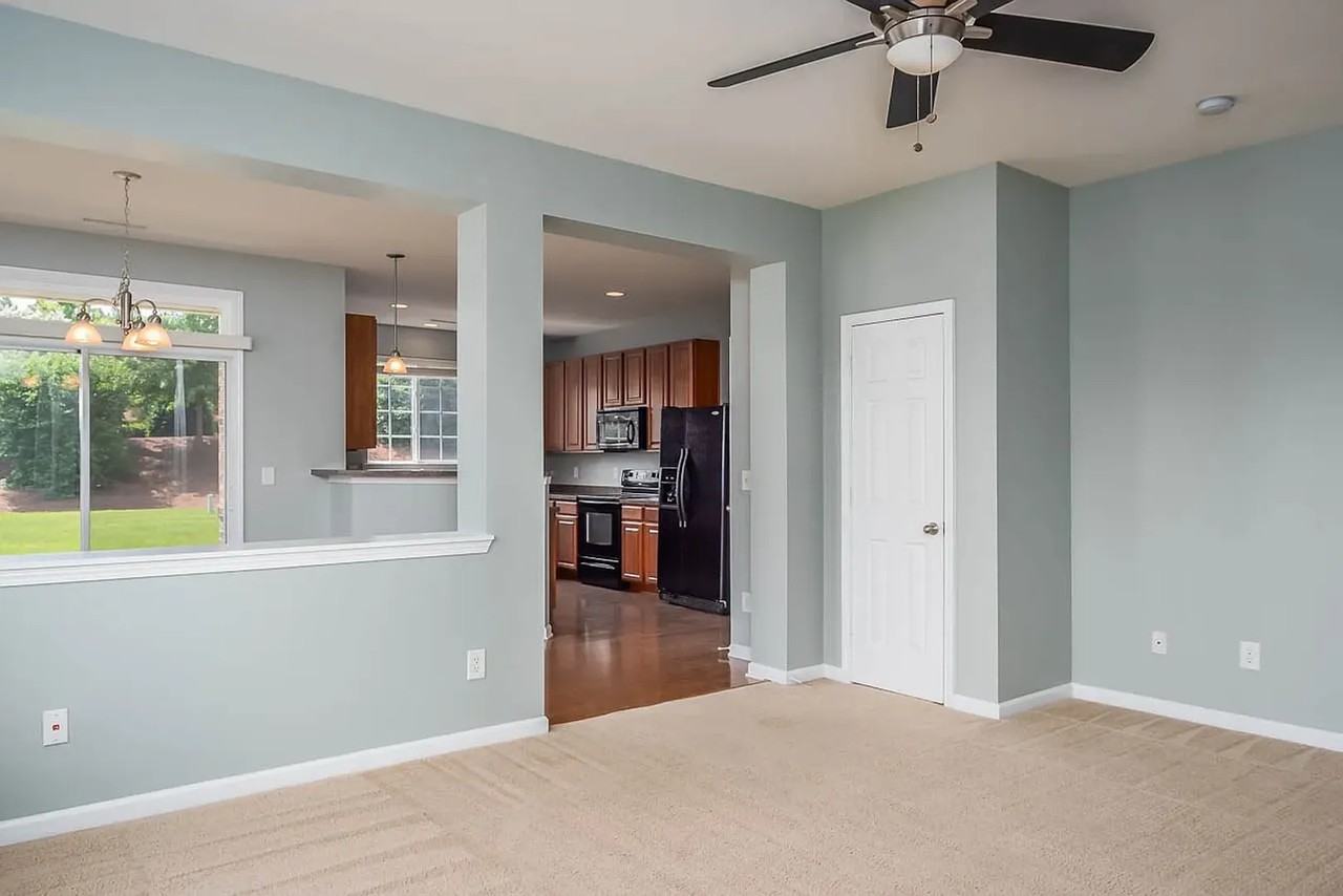 1001 Remington Oaks Cir - Photo 5 of 14