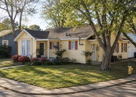 featured image of 1015 W Congress St