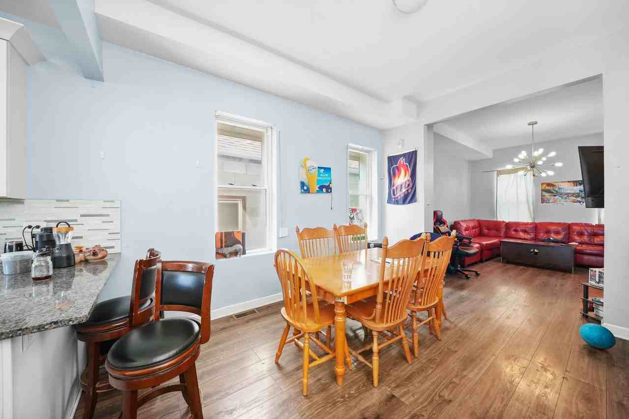 1307 S Ashland Ave - Photo 5 of 17
