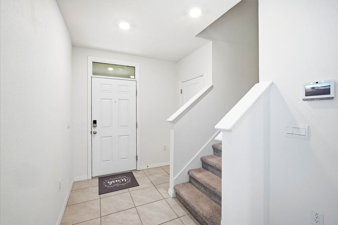 5635 Hollingworth Trl - Photo 4 of 33