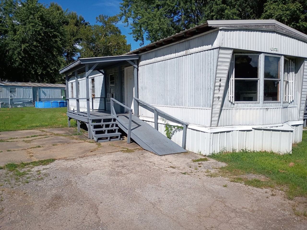 409 Sunrise St - Photo 2 of 6