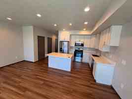 featured image of 2006 E Vanetta Ave