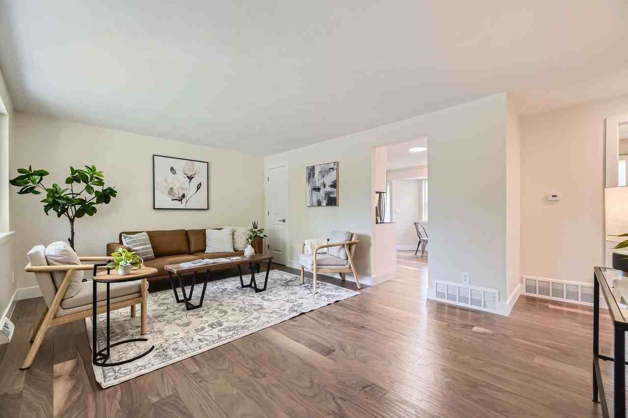 1505 Findlay Way - Photo 4 of 28