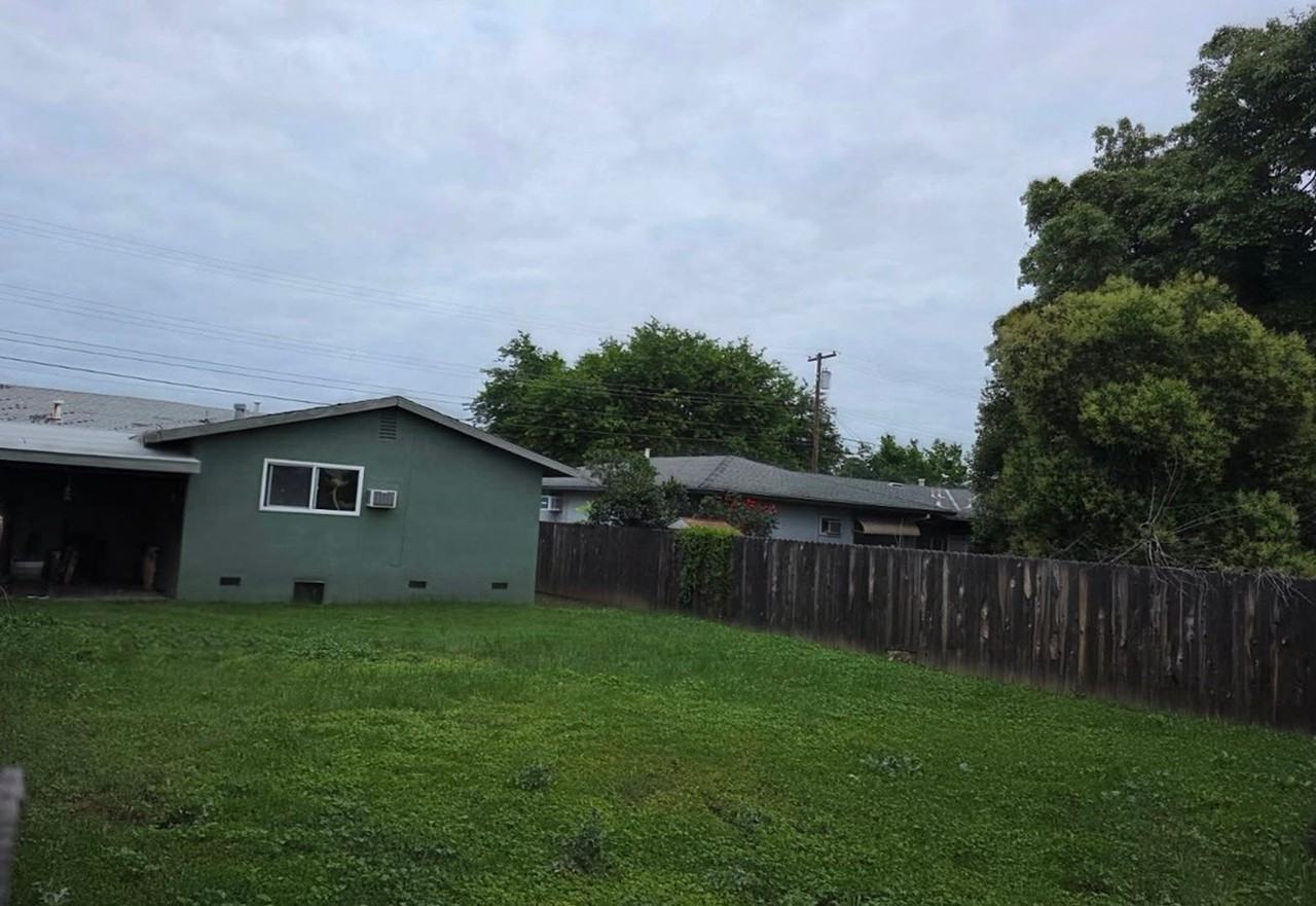 1382 Bancroft Ave - Photo 2 of 3