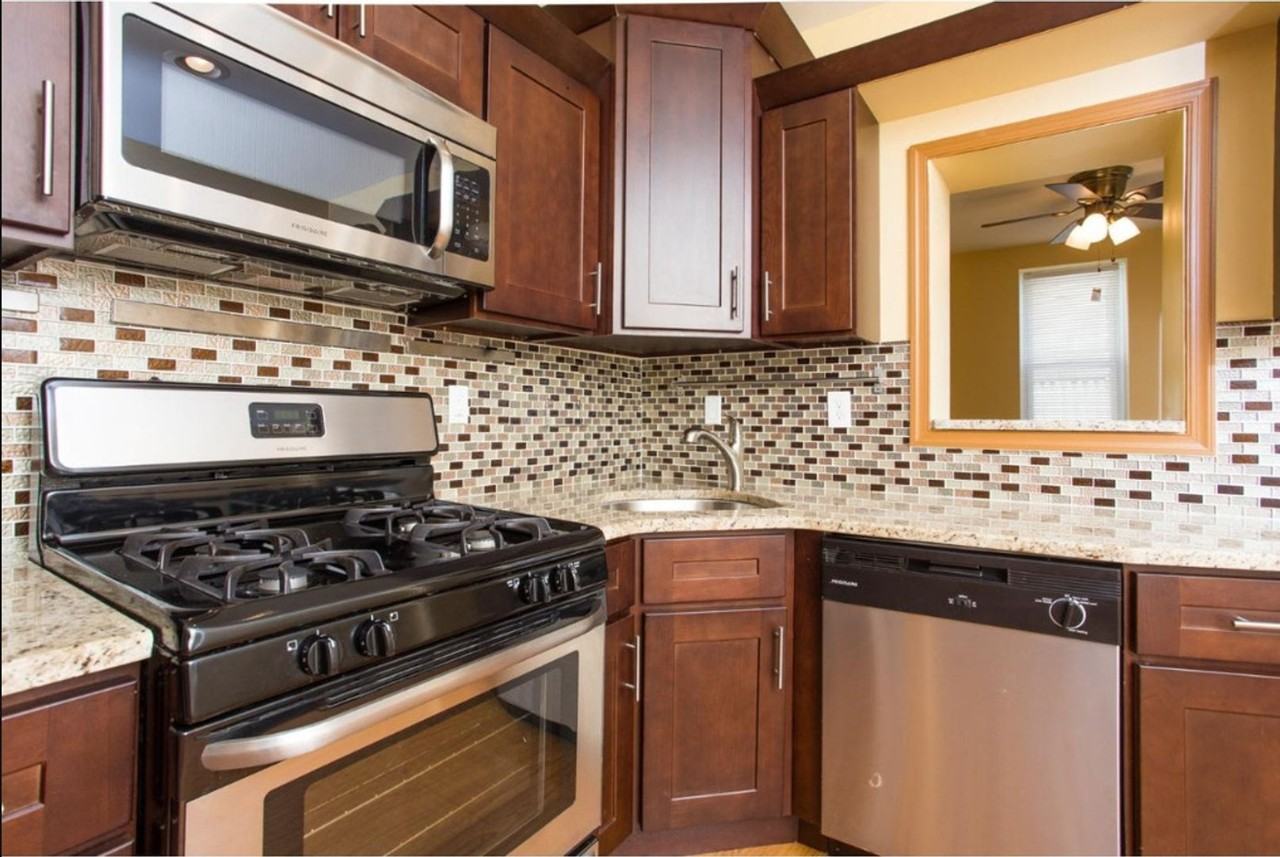 2545 Ellsworth St - Photo 2 of 21