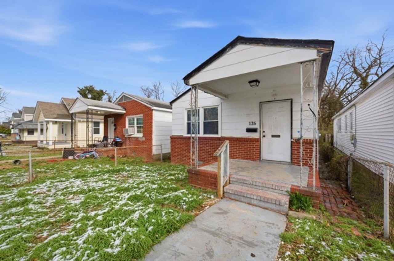 126 Ash Ave - Photo 3 of 18